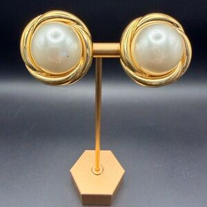 Elegant Vintage Ciner Large Faux Pearl Gold Tone Clip On Earrings, Signed